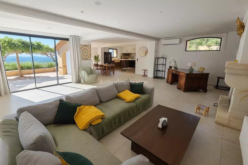 Maison - 259 m² - 10 pièces