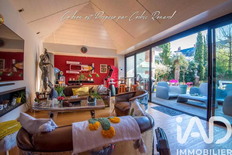 Maison - 225 m² - 10 pièces