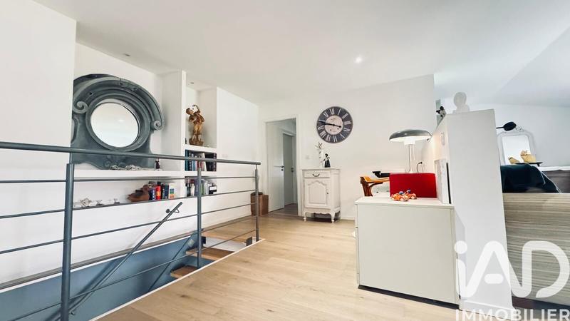 Maison - 200 m² - 6 pièces