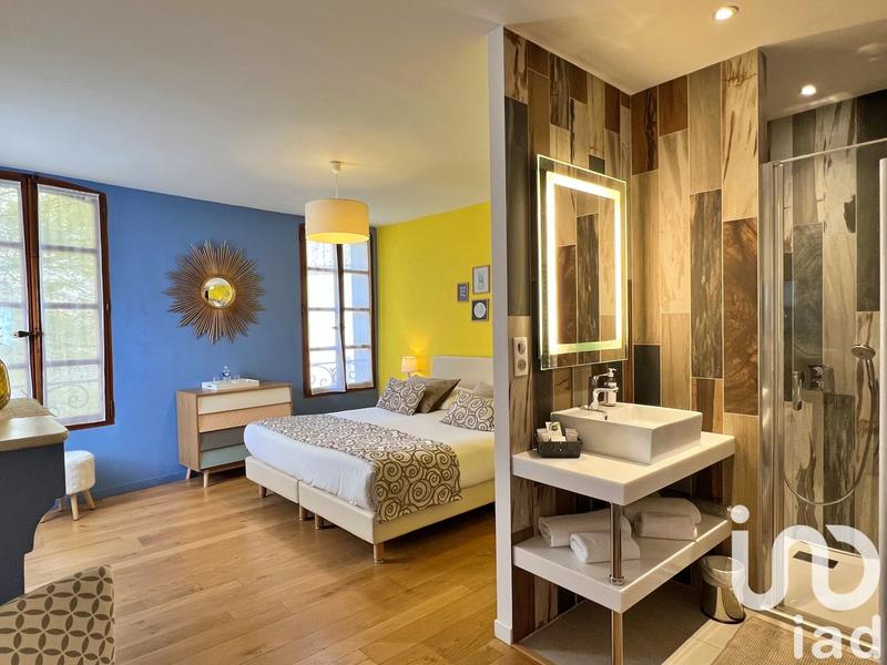 Maison - 400 m² - 10 pièces