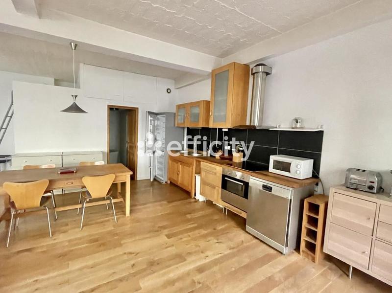 Loft - 85 m² - 3 pièces