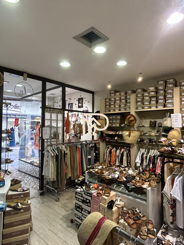 Local commercial - 130 m² - 3 pièces