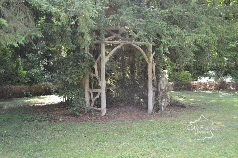 Château - 750 m² - 16 pièces