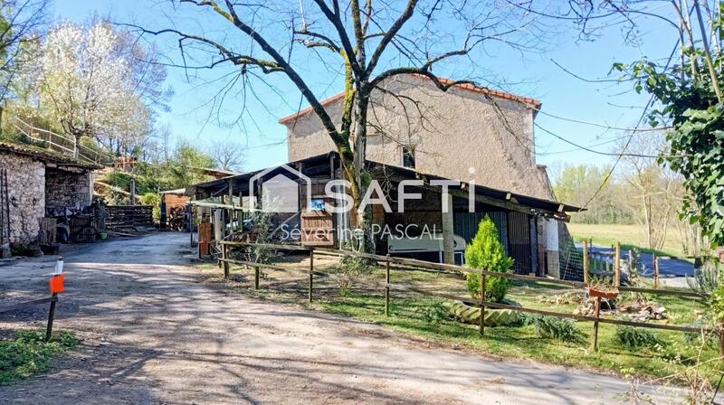 Maison - 260 m² - 8 pièces