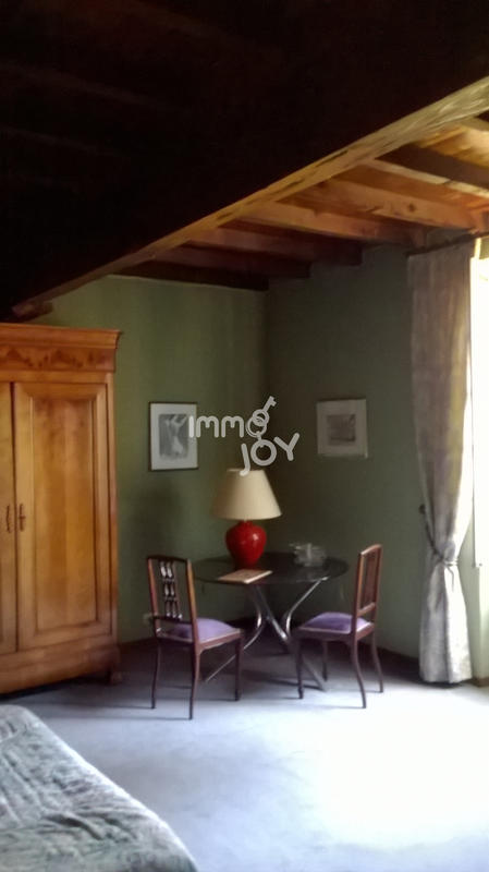 Maison - 450 m² - 8 pièces