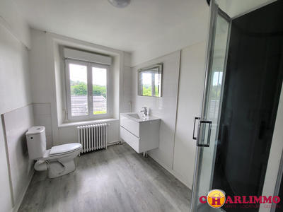 Maison traditionnelle - 211 m² - 10 pièces