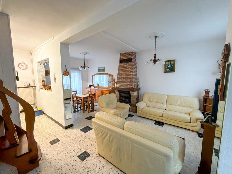 Maison - 90 m² - 4 pièces