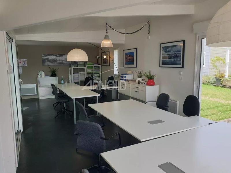 Bureau - 90 m² - 6 pièces