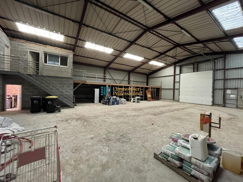 Entrepôt - 569 m²