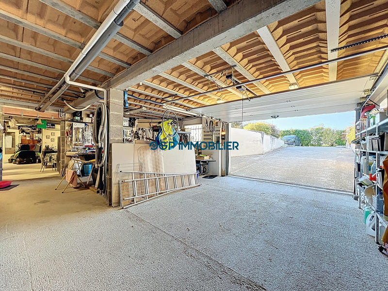 Villa - 201 m² - 6 pièces