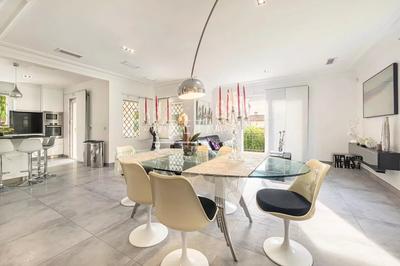 Maison - 200 m² - 6 pièces