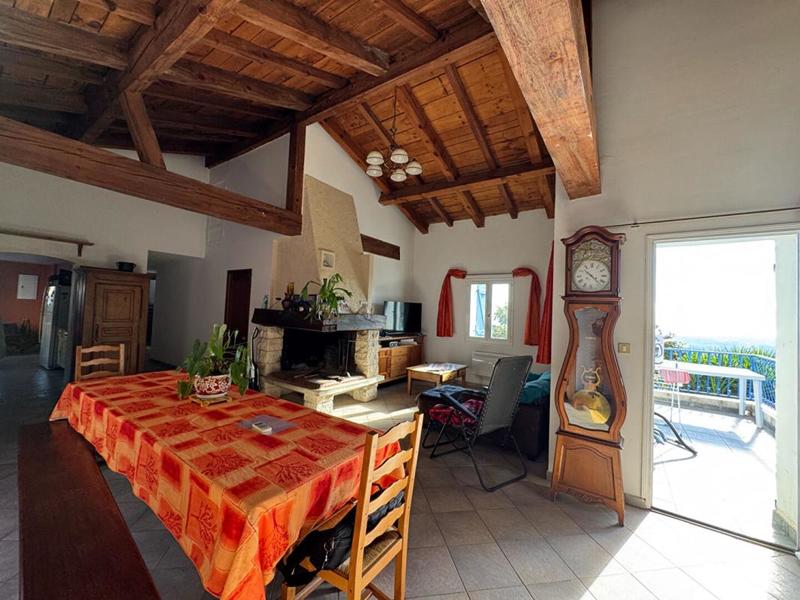 Maison - 170 m² - 6 pièces