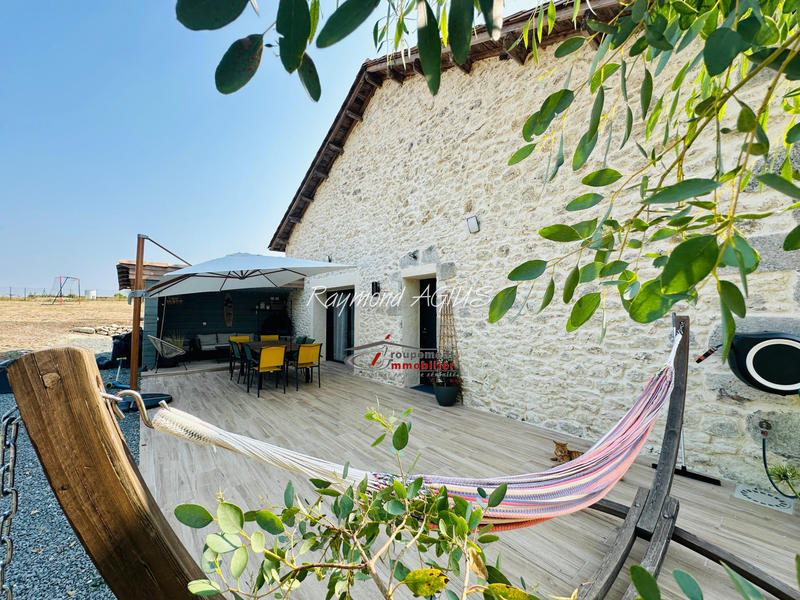 Maison - 330 m² - 14 pièces