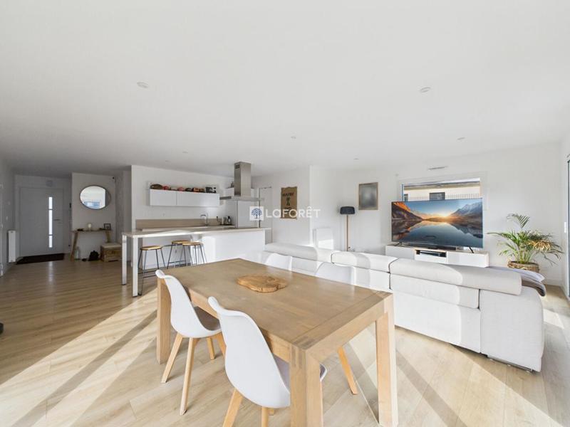 Maison - 95 m² - 4 pièces