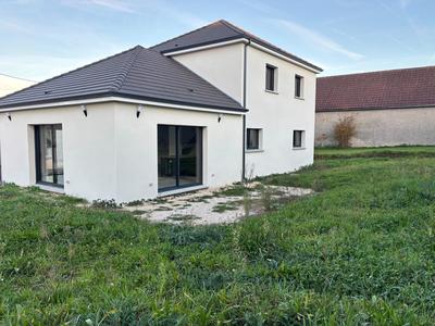 Maison - 141 m² - 6 pièces