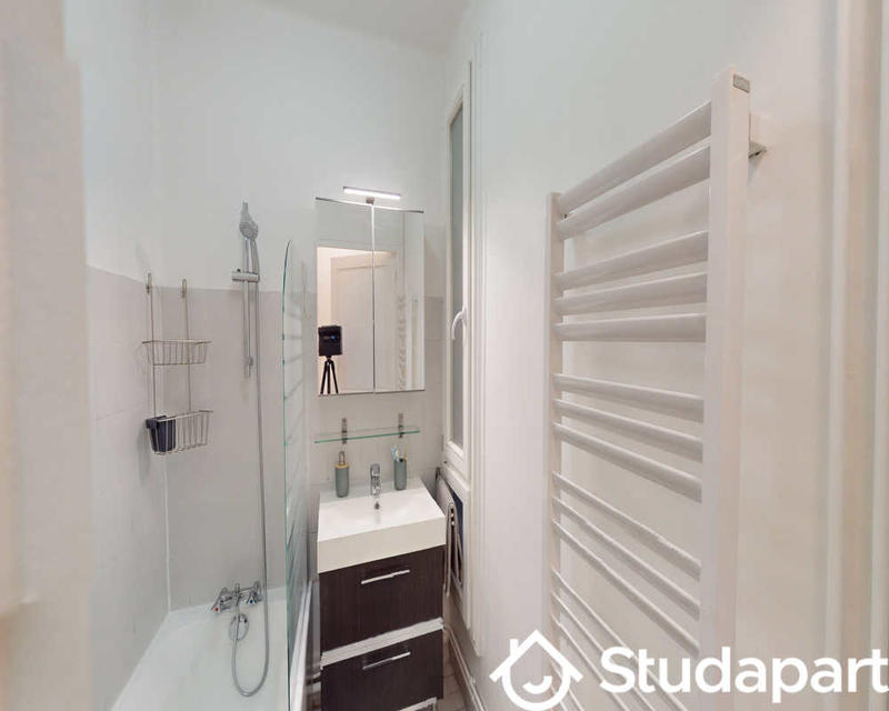 Chambre - 60 m² - 1 pièce