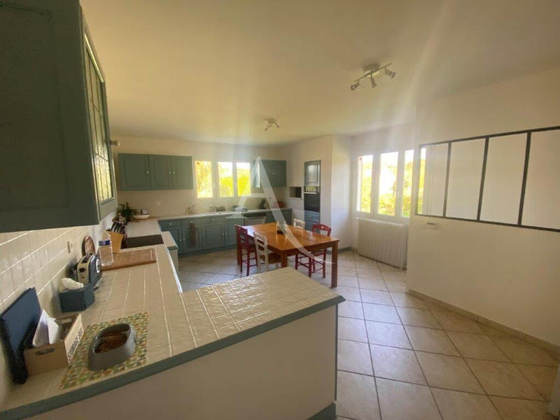 Maison - 223 m² - 8 pièces