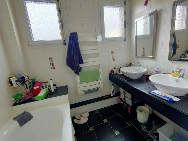 Maison - 137 m² - 5 pièces