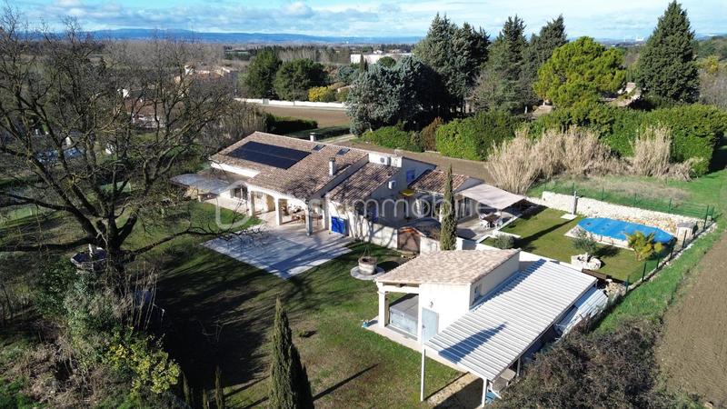 Propriété - 260 m² - 11 pièces