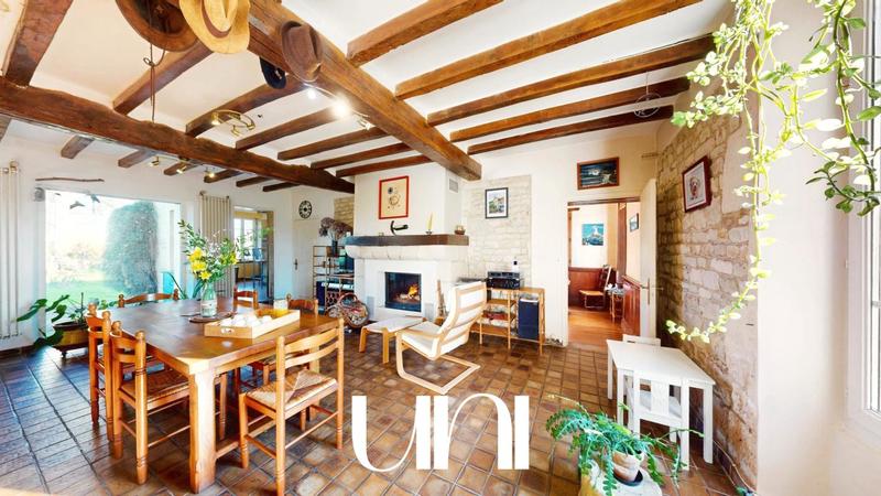 Maison - 388 m² - 12 pièces