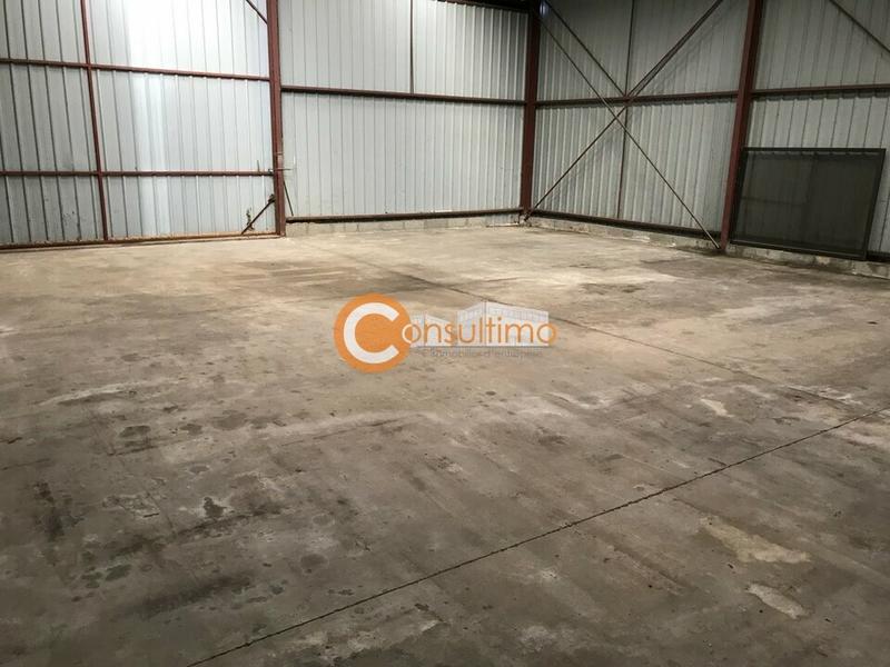 Local d'activité / Entrepôt - 200 m²