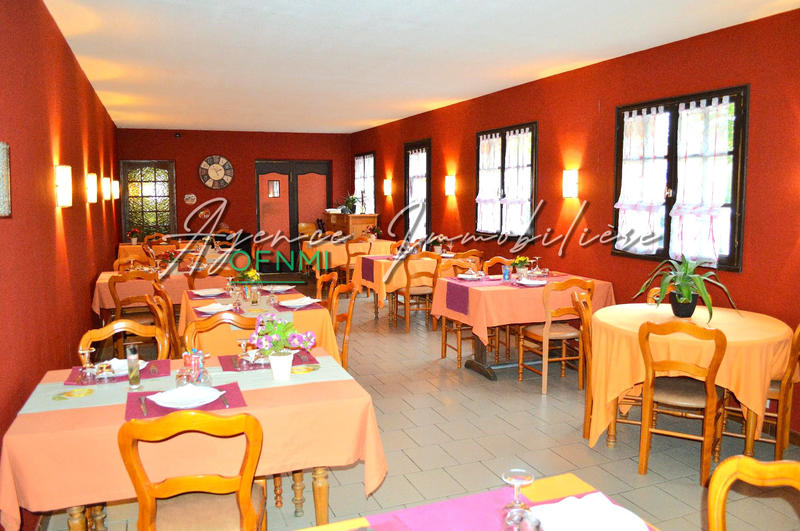 Propriété - 282 m² - 7 pièces