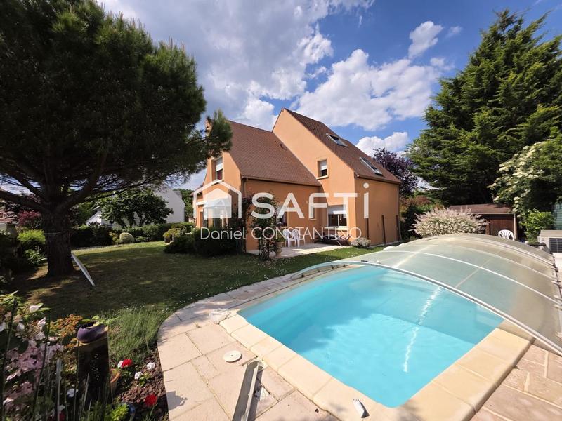 Maison - 200 m² - 8 pièces