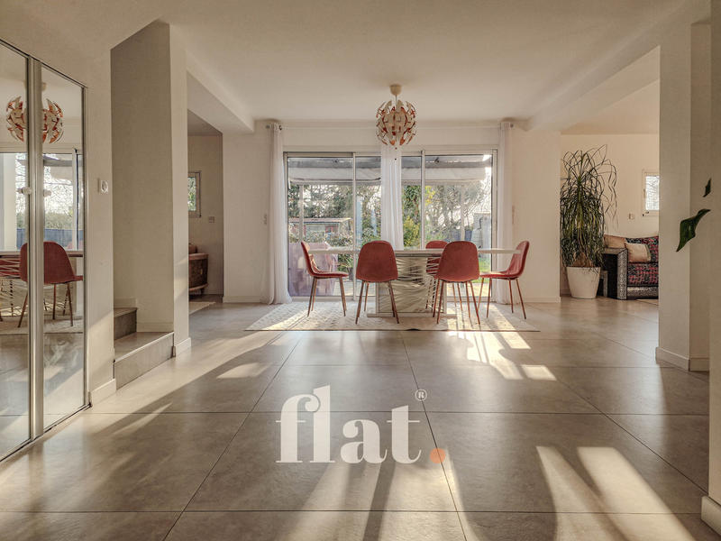 Maison - 172 m² - 8 pièces