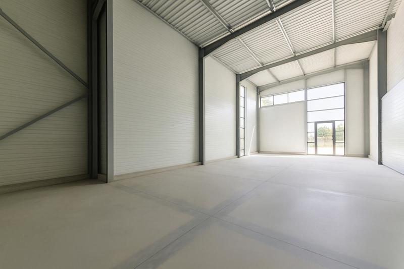 Entrepôt - 211 m²
