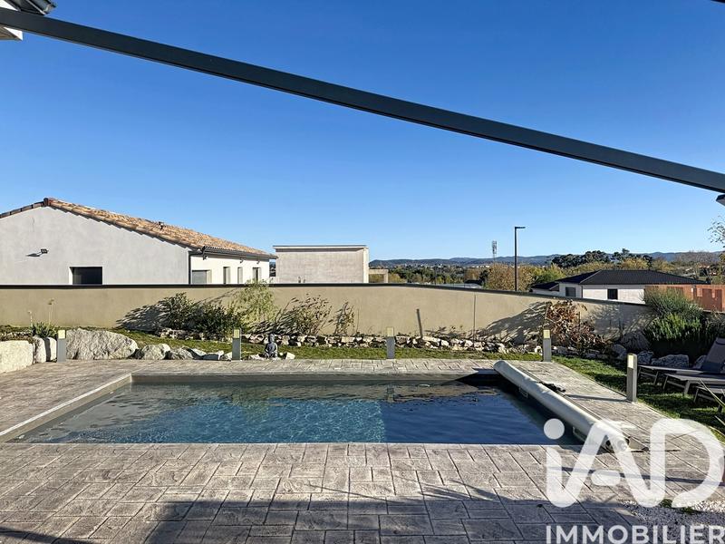 Maison - 200 m² - 8 pièces