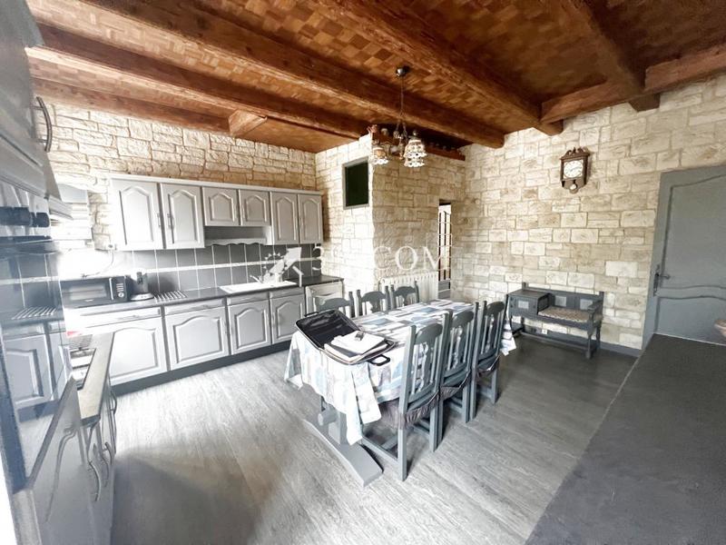 Maison - 188 m² - 11 pièces