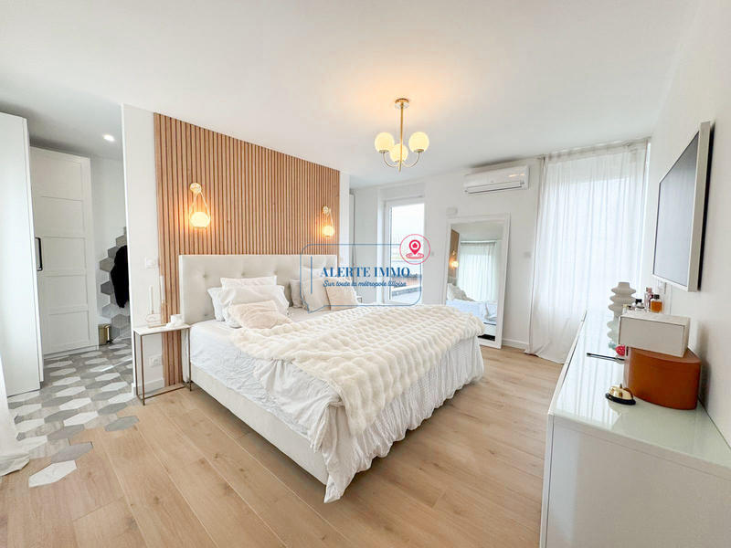 Maison - 316 m² - 10 pièces