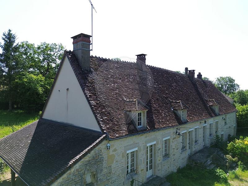 Maison - 237 m² - 8 pièces