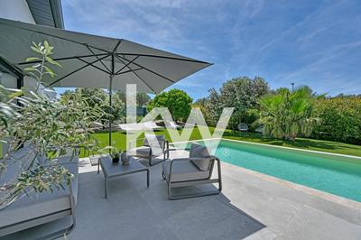 Villa - 167 m² - 6 pièces