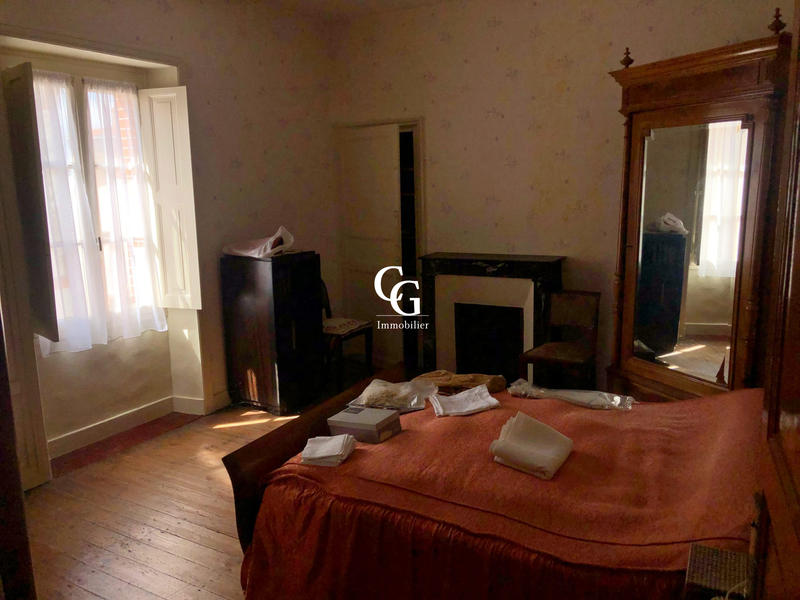 Maison ancienne - 242 m² - 11 pièces