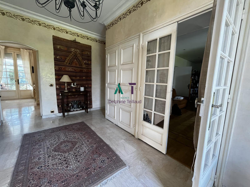 Maison - 249 m² - 9 pièces