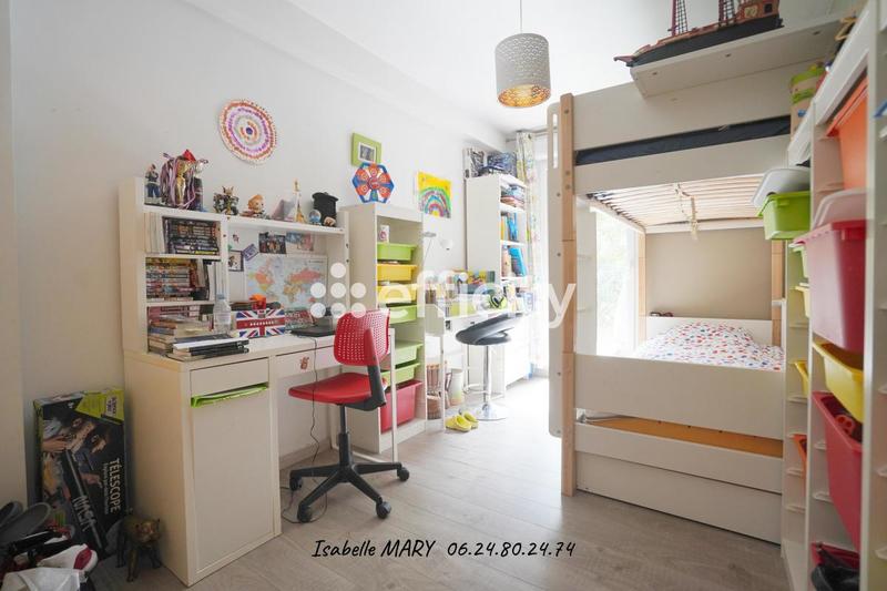 Appartement - 85 m² - 4 pièces