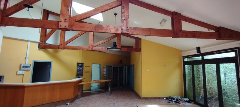 Maison - 1 500 m² - 40 pièces