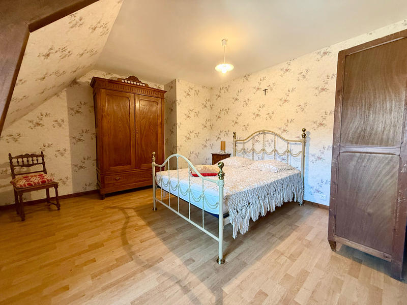 Maison - 218 m² - 7 pièces