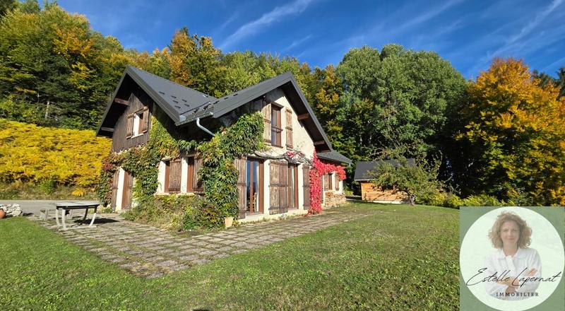 Maison - 180 m² - 9 pièces