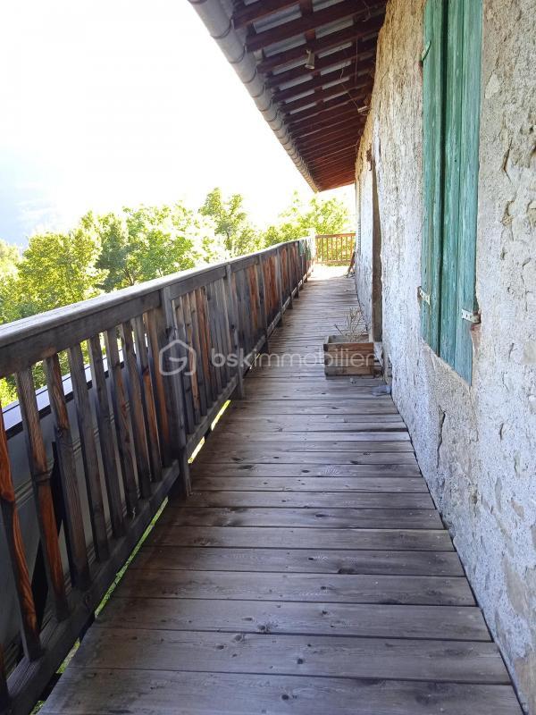 Corps de ferme - 180 m² - 6 pièces