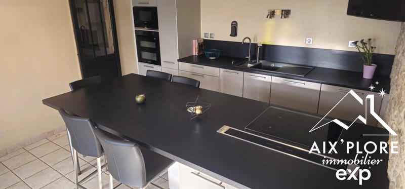 Maison - 224 m² - 7 pièces