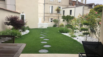 Maison - 256 m² - 9 pièces