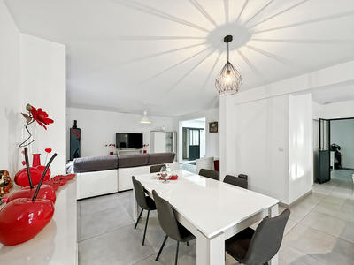 Maison - 175 m² - 7 pièces