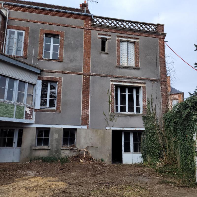 Maison - 195 m² - 8 pièces