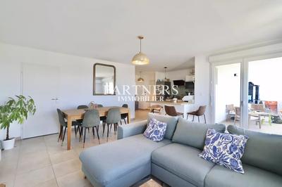 Appartement - 82 m² - 4 pièces