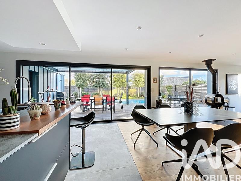 Maison - 143 m² - 6 pièces