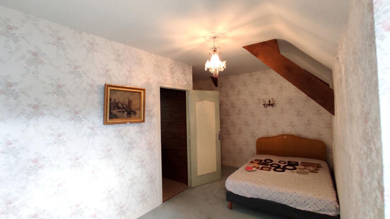 Maison - 222 m² - 6 pièces