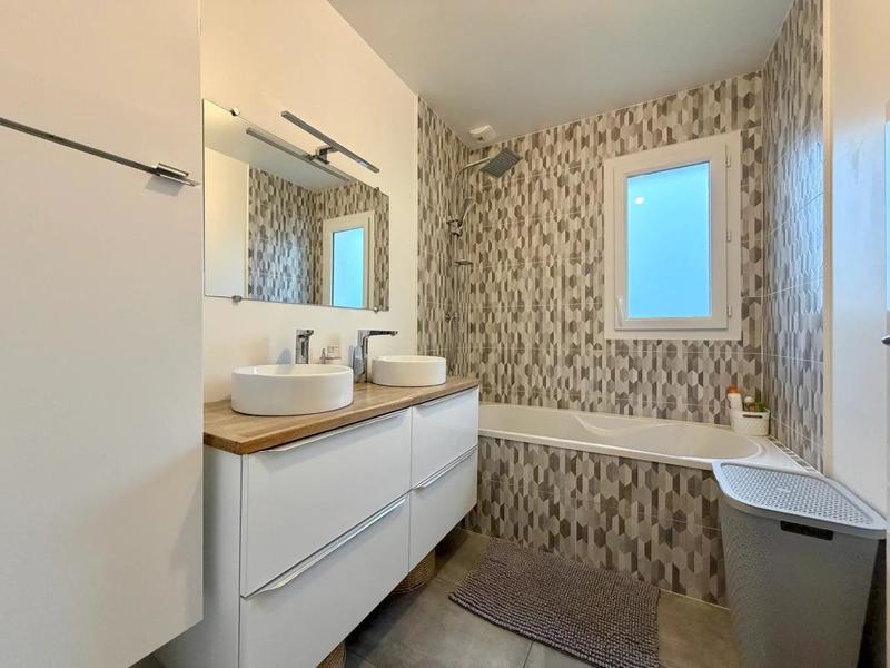 Maison - 104 m² - 5 pièces