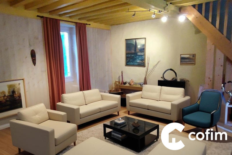 Maison - 196 m² - 8 pièces